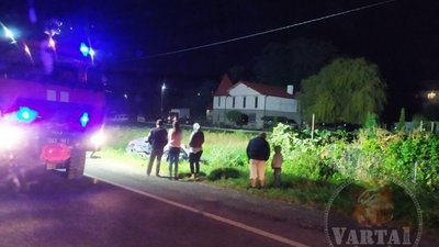 На Львівщині автомобіль злетів з траси (ФОТО, ВІДЕО)
