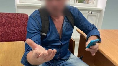 У Львові на зупинці чоловік домагався 23-річну дівчину