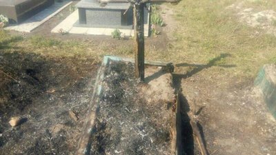 На Львівщині за добу вигоріли  надгробки на двох цвинтарях (ФОТО)