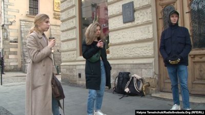 Туристи, які повернулись «Хюндаєм» в Україну, гуляли центром Львова (ФОТО)