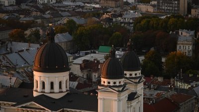 Яскраві фото Львова на заході сонця
