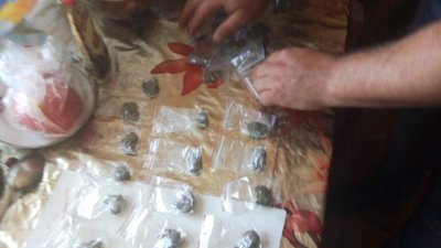 У мешканця Судової Вишні вилучили зброю та наркотики
