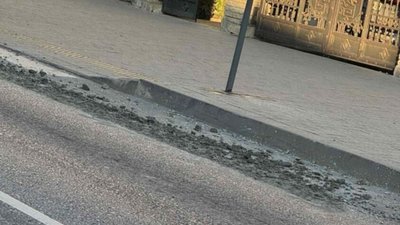 У Винниках бетонозмішувач залив дорогу