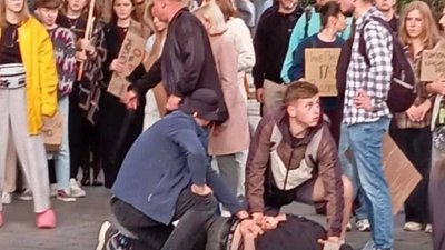 У центрі Львова під час акції затримали чоловіка з ножем (ФОТО)