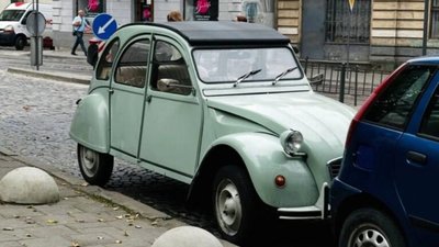 У Львові помітили раритетний автомобіль