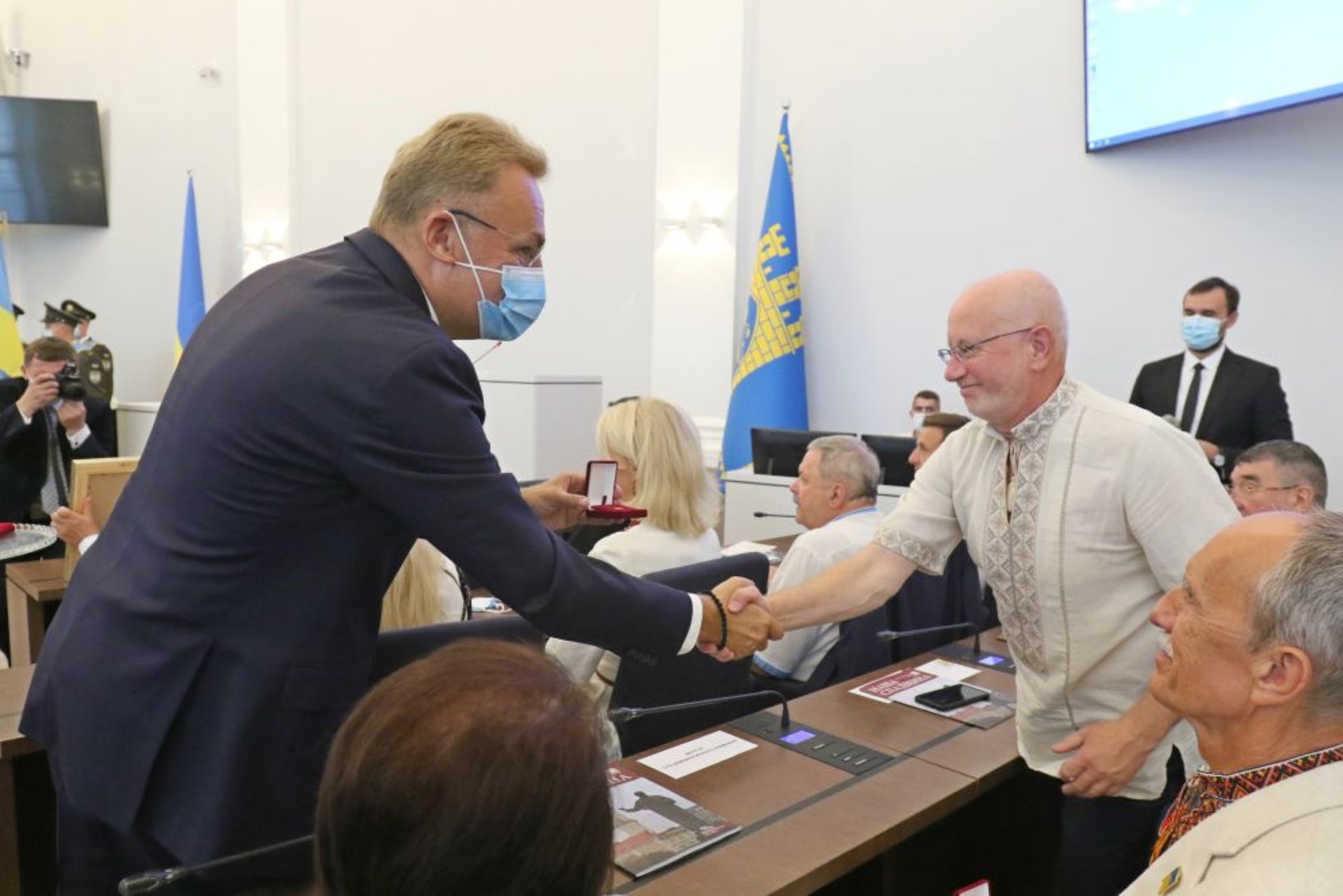 У Львівській міській раді відбулося урочисте засідання за участю депутатів 1-го демократичного скликання, фото ЛМР