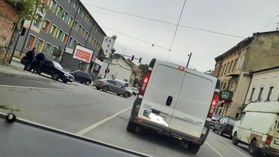 У Львові через світлофор зупинився рух на Богдана Хмельницького (ФОТО, ВІДЕО)
