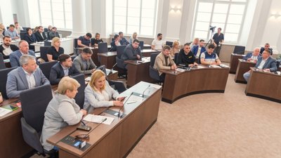 Рада дозволила приватизацію комунального майна шляхом аукціону