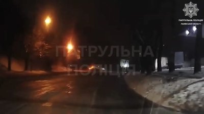 У Львові пʼяний гонщик влетів у бетонний блок (ВІДЕО)