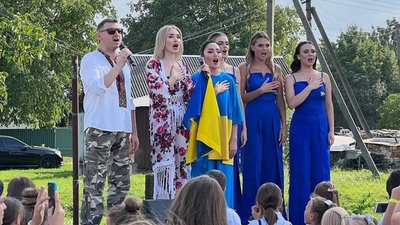 На благодійному концерті у Прилбичах зібрали 42 тисячі гривень на підтримку ЗСУ (ФОТО)