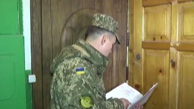 Зеленський хоче штрафувати українців за ухилення від мобілізації