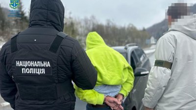 На Львівщині за 12 тисяч доларів відправляли за кордон