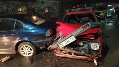 У Зимній Воді не розминулись автомобілі (ФОТО)