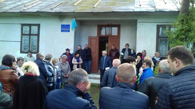 Ще одна громада на Львівщині судитиметься із Шмигалем