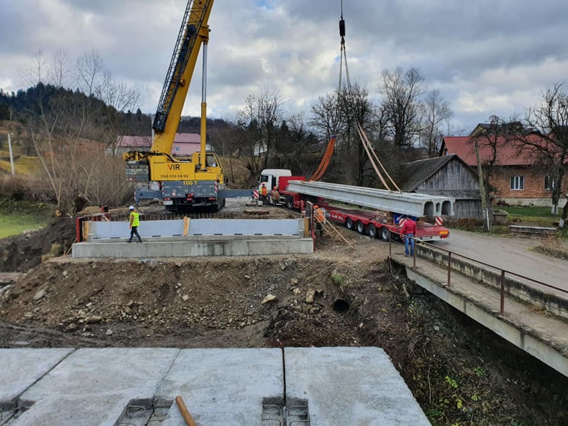На Львівщині будують міст у Стрілках, фото ЛОДА