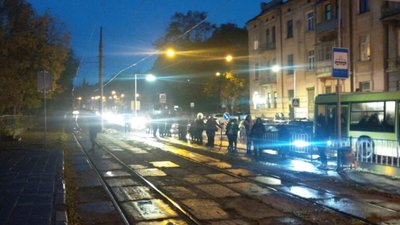 У Львові перевізники Садового знущаються із мешканців Наукової