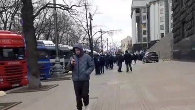 Водії фур заблокували в'їзд до Києва (ВІДЕО)