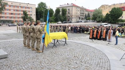 Львів провів в останню путь Героя України (ФОТОРЕПОРТАЖ)