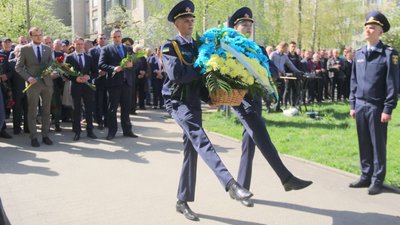Львів`яни вшанували пам'ять героїв та жертв Чорнобильської трагедії (ФОТО)