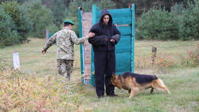 На Львівщині обрали найкращого собаку-прикордонника України (ФОТО)