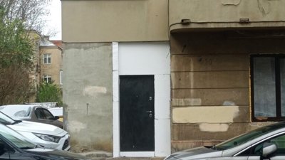 У Львові руйнують фасад історичного будинку (ФОТО)