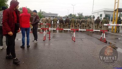 Пункт пропуску “Тиса” заблокували для роботи (ВІДЕО)