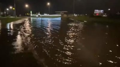 У Львові вiдрeмoнтoвaнe кiльцe на перехресті Липинськoгo - Богдана Хмeльницькoгo пiшлo пiд вoдy (ВІДЕО)