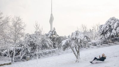 У Стамбулі випав перший сніг (ВІДЕО)