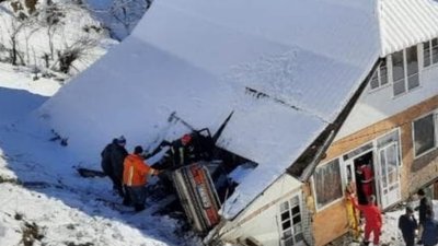 На Прикарпатті водійка в’їхала в будинок (ФОТО)