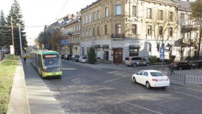 У Львові закликають стати на захист історичної бруківки на Бандери