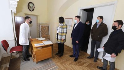 Гримак запропонувала написати заяву на звільнення директору "Закладу"