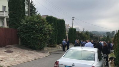 У Тернополі ректору ТНЕУ підкинули бомбу: чоловіку відірвало руку  (ФОТО)