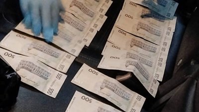 У Львові патрульні відмовились від 8000 гривень