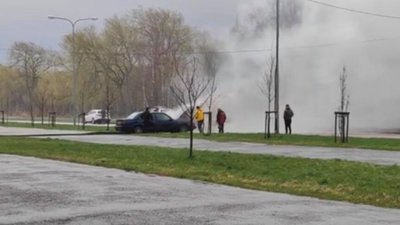 У Львові горить автомобіль (ВІДЕО)