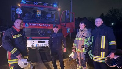На Львівщині горів гараж