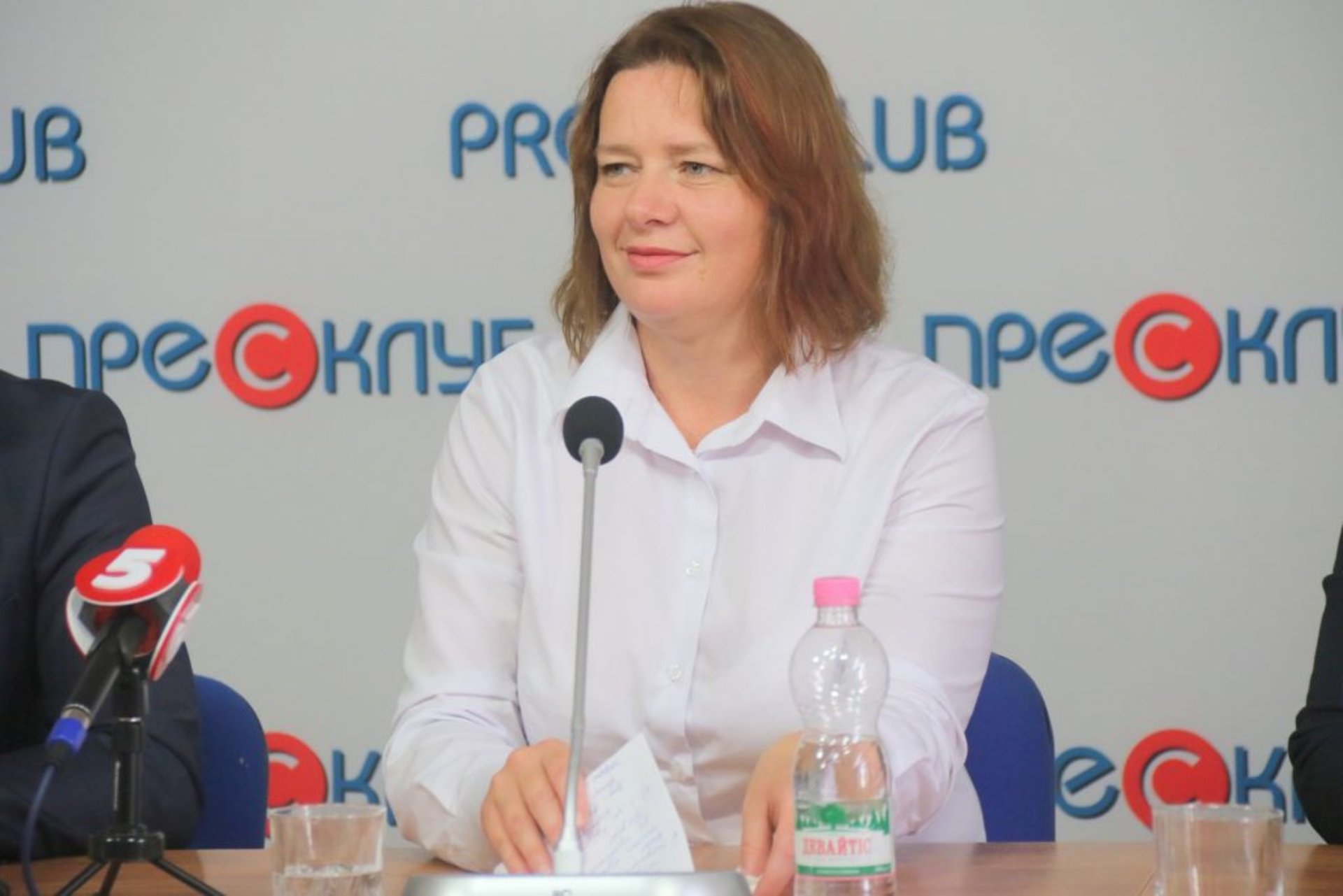 Дискусії: "Яких першочергових законопроектів очікує українське суспільство від новообраної Верховної Ради". Фото: 4studio.