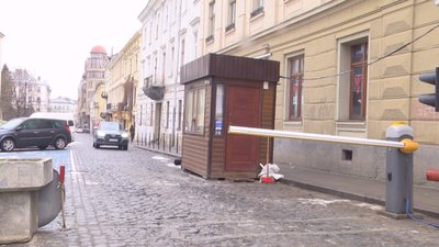 У центрі Львова на платній парковці обкрадають автомобілі (ФОТО)