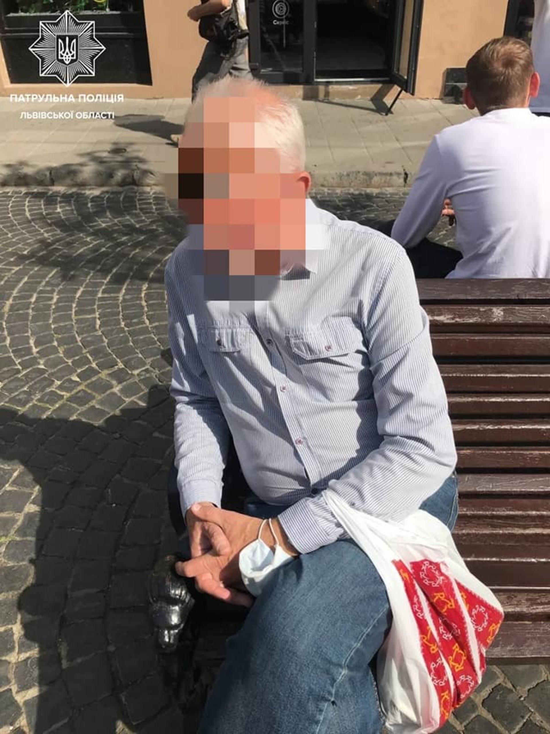 У центрі Львова 67-річний пенсіонер вчиняв крадіжки у кафе та ресторанах
