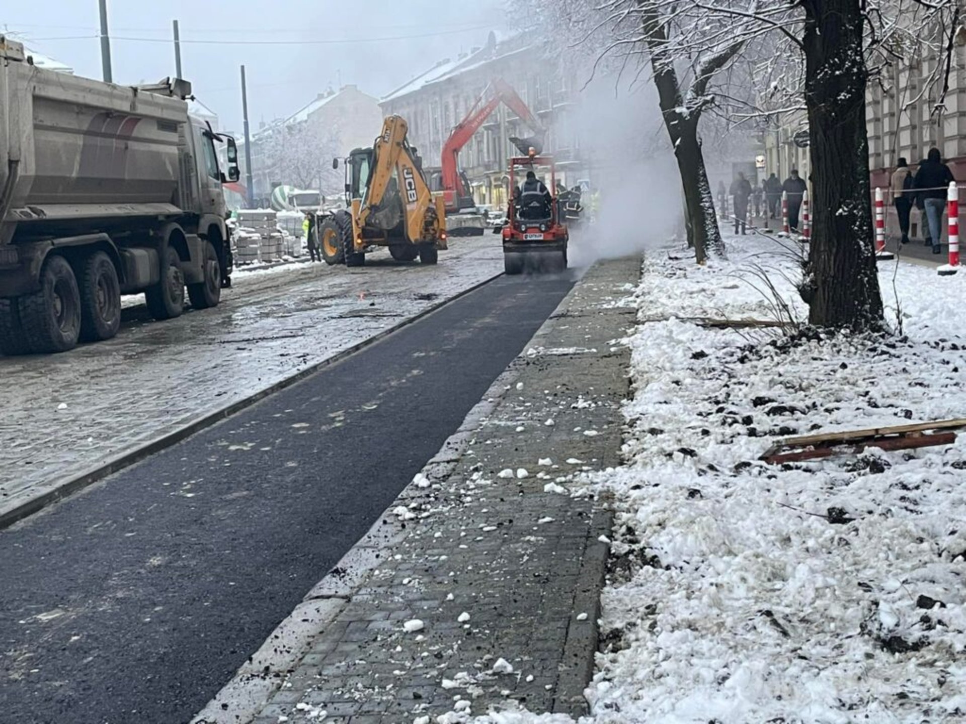 У Львові триває ремонт вулиці Степана Бандери, фото ЛАВ