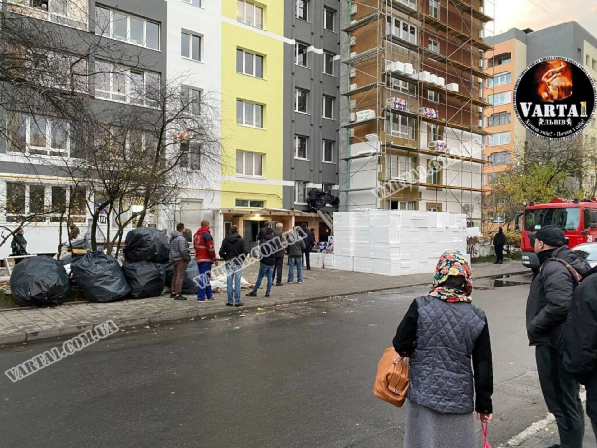 У Львові чоловік випав з сьомого поверху