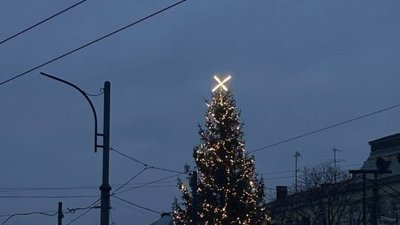 У Львові засвітили ялинку