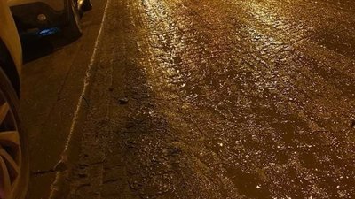 У Львові після відлиги дороги вкрились шаром болота (ФОТО)