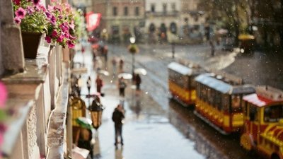 Ні дня без дощу: у Львові знову град та грози