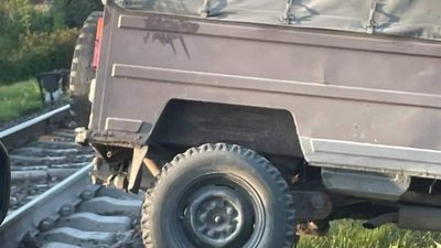 Біля Львова сталася ДТП на залізниці (ФОТО)