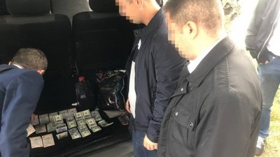 На Львівщині СБУ викрила на хабарі працівників митного поста «Грушів»