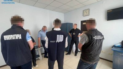 Інспектори Львівської митниці нарозмитнювали автомобілів на 5 млн грн збитків (ФОТО)