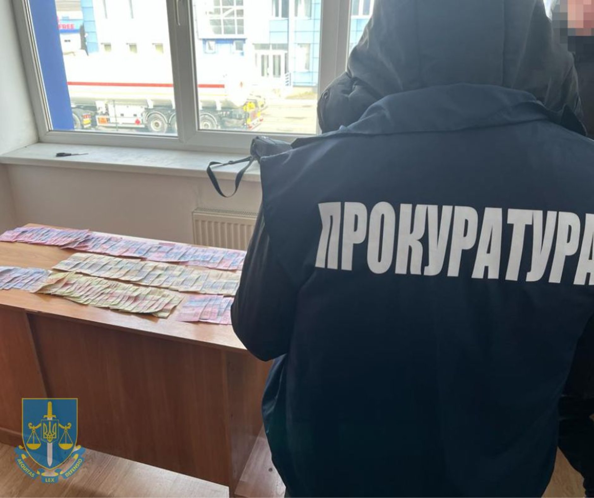 На Львівщині митника повторно впіймали на хабарі