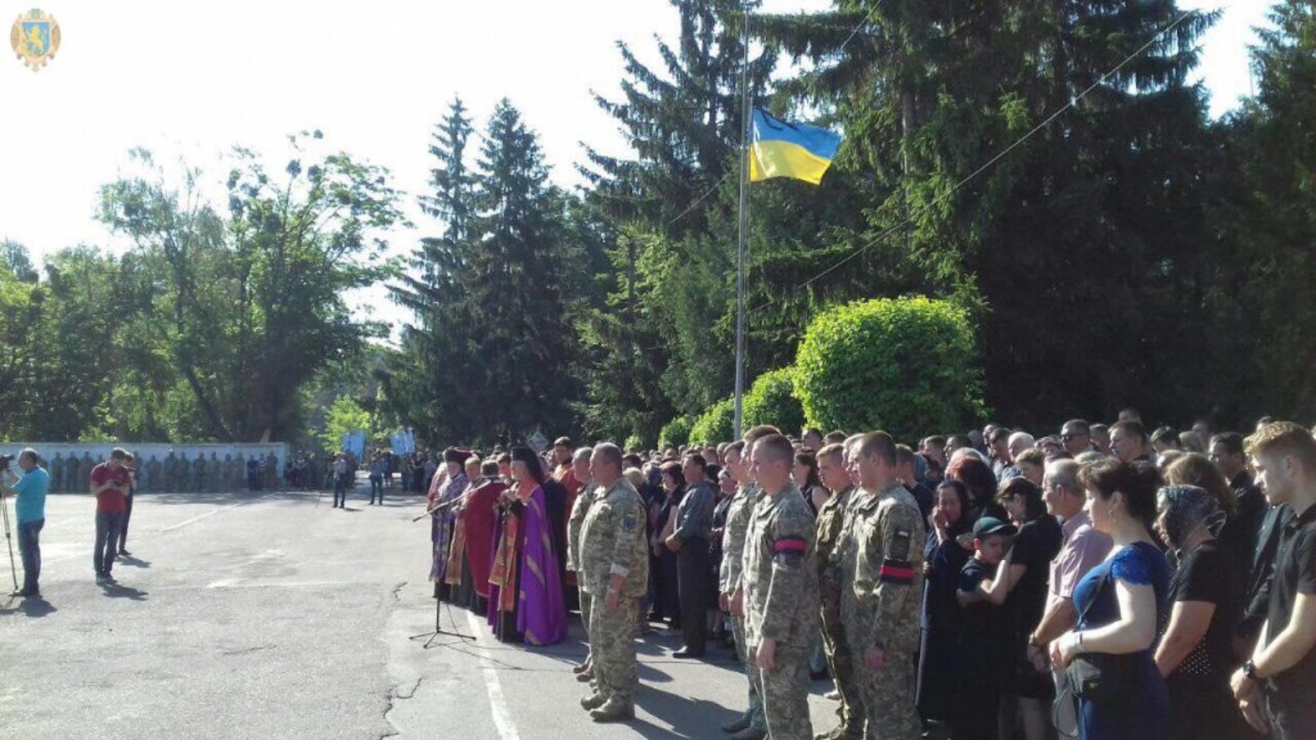 На Львівщині прощаються із військовими вертолітниками