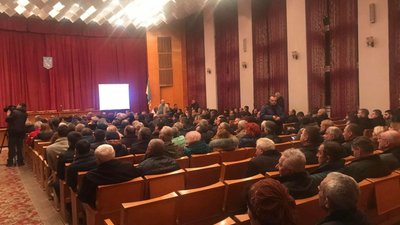 Чиновник Садового очолив лічильну комісію на громадських слуханнях щодо підвищення вартості проїзду у електротранспорті Львова (ФОТО, ВІДЕО)