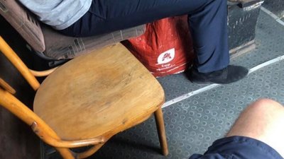На Львівщині у рейсових автобусах встановлюють кухонні стільці (ФОТО)